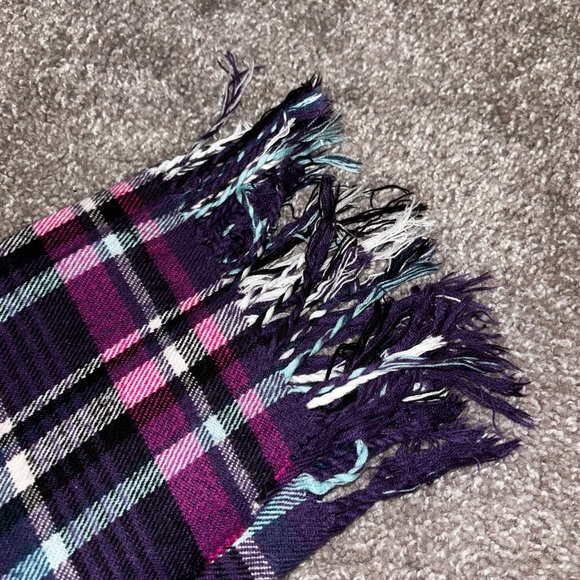 5’ Scarf - Picture 2 of 3